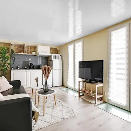 Duplex 8 Personnes A 10 Minutes Des Champs-elysees *
